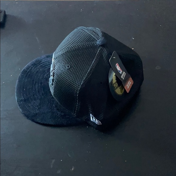 Raptors New Era 59 Fifty NBA on court official hat - Picture 2 of 6